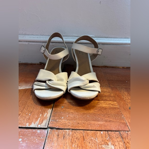 Clarks Shoes - Clarks White Chunky Heel Sandals!